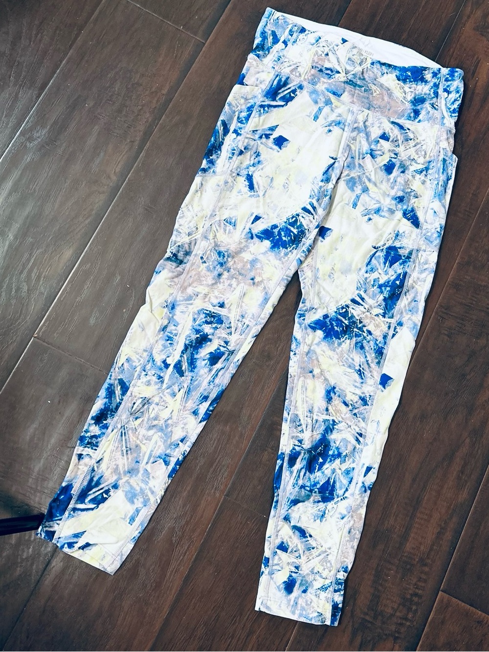 Calvin Klein women’s Blue & White Tie-Dye Leggings